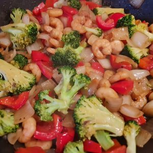 Salteado de Camarones y Brocoli